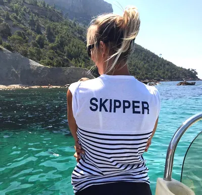 Explore the crystal-clear waters of Anse de l'Arène on a guided excursion with L'Eden Boat!