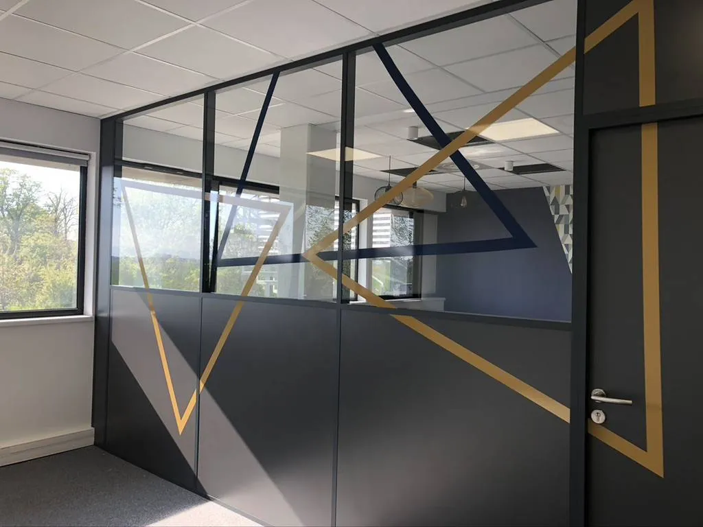 Vitrophanie de bureaux en Alsace
