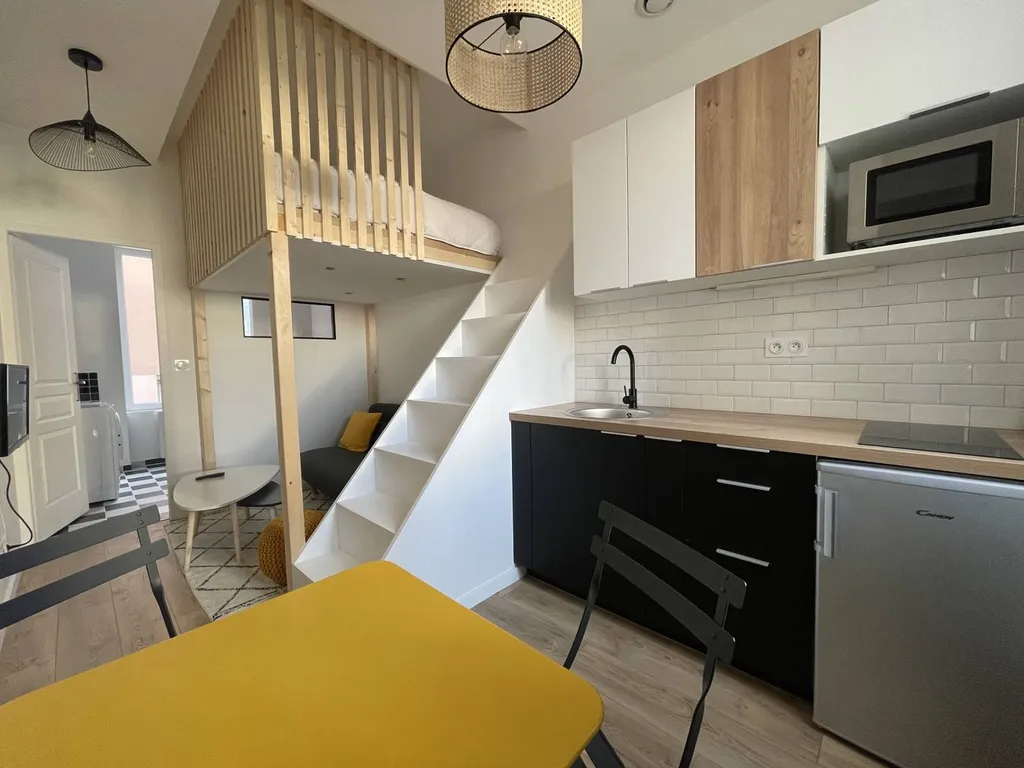 Rénovation complète d'un appartement de 17 m 2 au 1er étage sur rue Paul Bert à Lyon 3 ème.