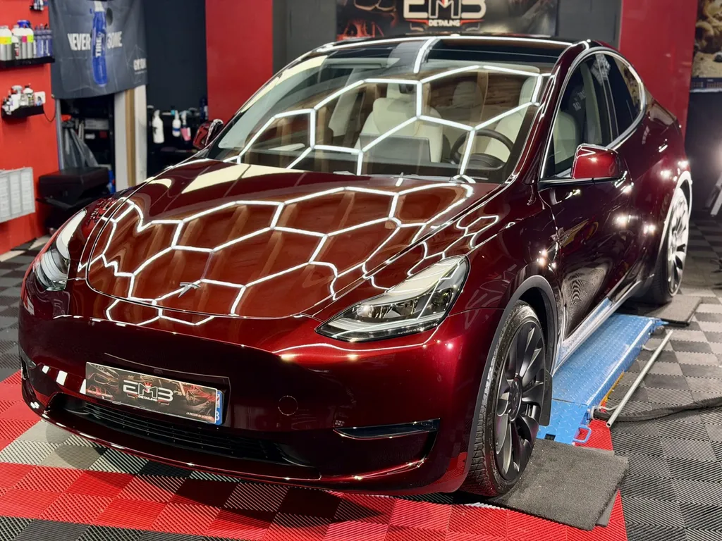 Protection céramique Tesla Model Y à Vaugneray – Sublimer et préserver votre SUV électrique près de Lyon