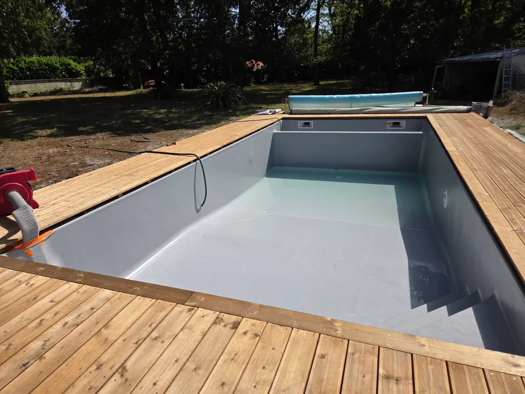 Volet automatique immergé pour piscine à Mérignac, proche Bordeaux 
