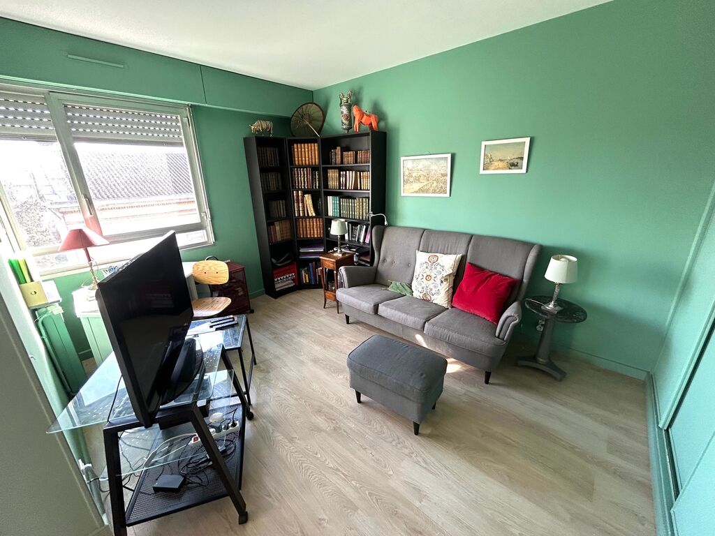 Bel appartement T4 avec parking, Bordeaux Barrière du Médoc