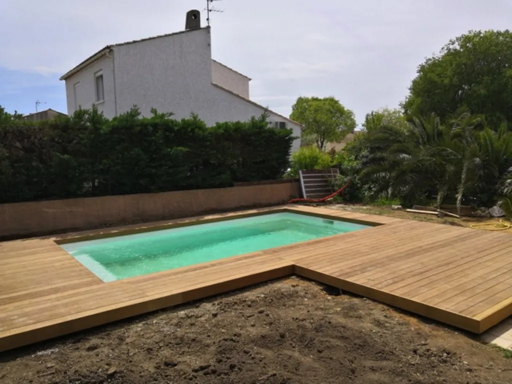 Terrasse en bois exotique Itauba de 60 m² pour un espace extérieur chaleureux et durable à Saint-Gély-du-Fesc  proche de Montpellier