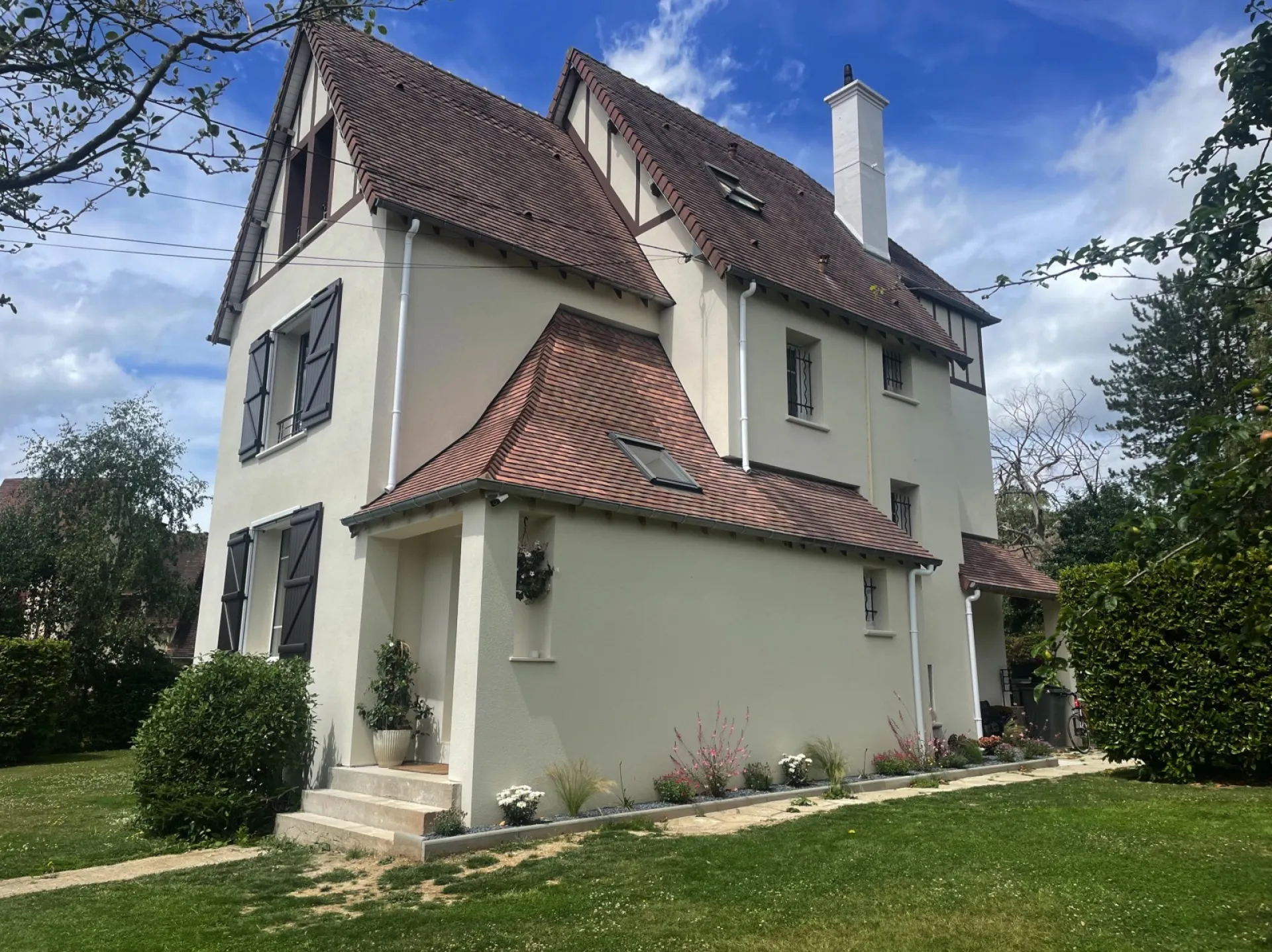 Isolation par l'extérieur avec ravalement projeté à la chaux : le choix écologique et économe d'une entreprise RGE Le Havre 76