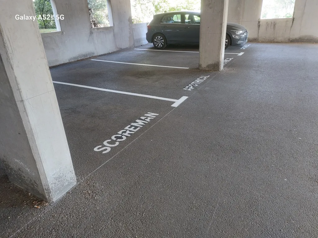 Marquage au sol de places de Parking dans les Bouches-du-Rhône 