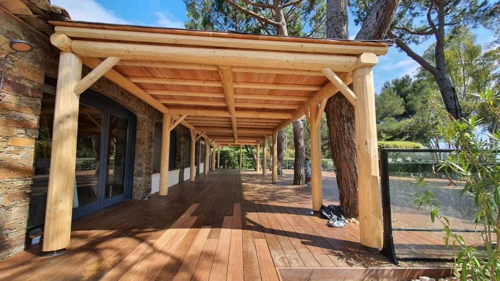 Fabrication Pergola bois rond 13x4m BRIGNOLES VAR 83