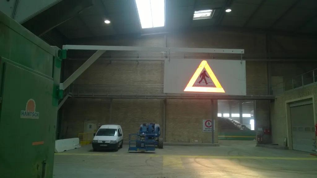 PANNEAUX DE SIGNALISATION AVEC SUPPORT ISTRES 13