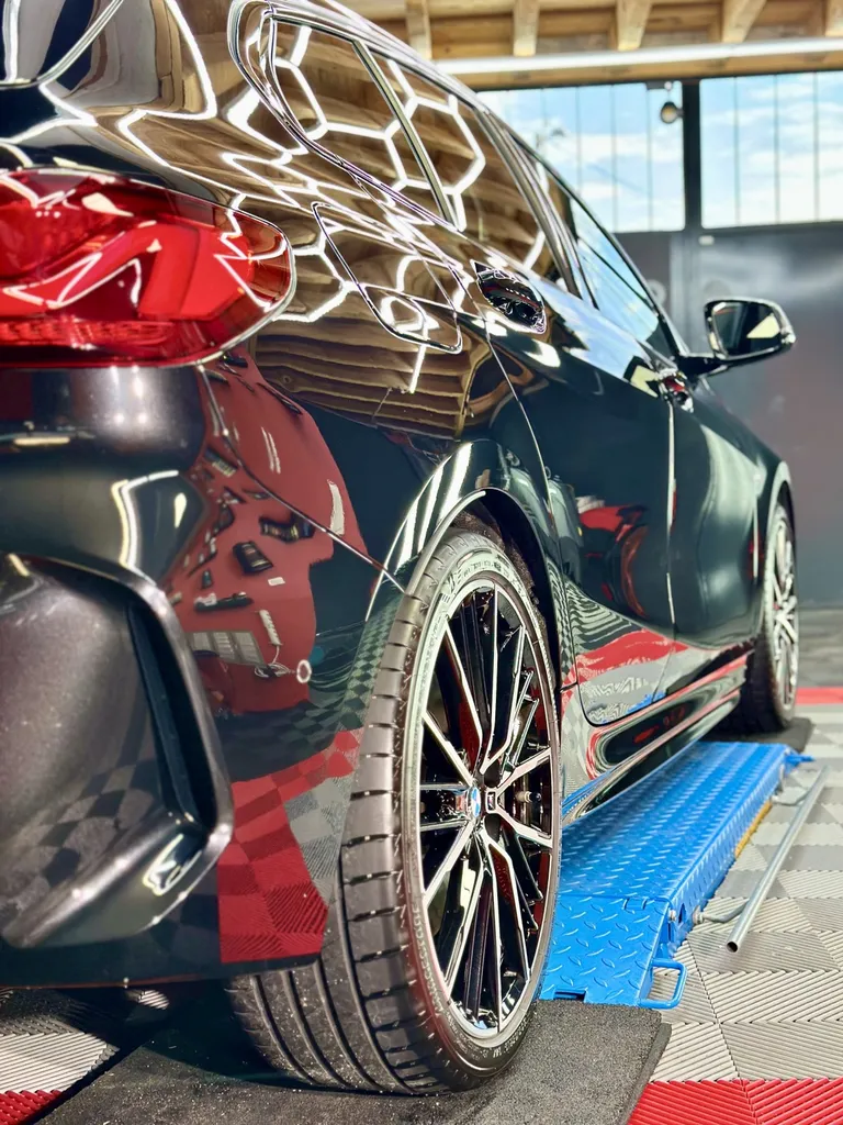 centre de DETAILING traitement céramique contre les micros rayures BMW 135 vaugneray 