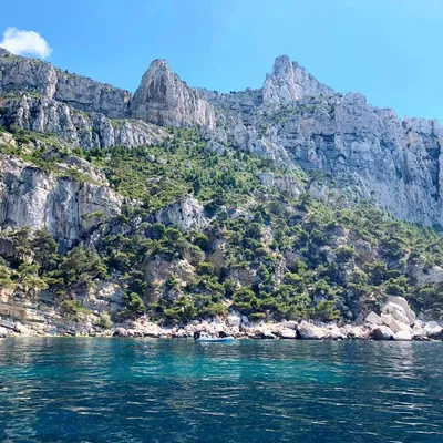 Une vue imprenable sur l'Anse de l'Arène depuis notre bateau L'Eden Boat !