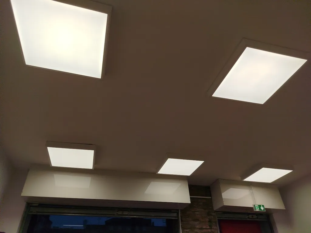 Ameliorer son eclairage inetrieur pour une mise en valeur de la boutique à Toulouse par infiny elec