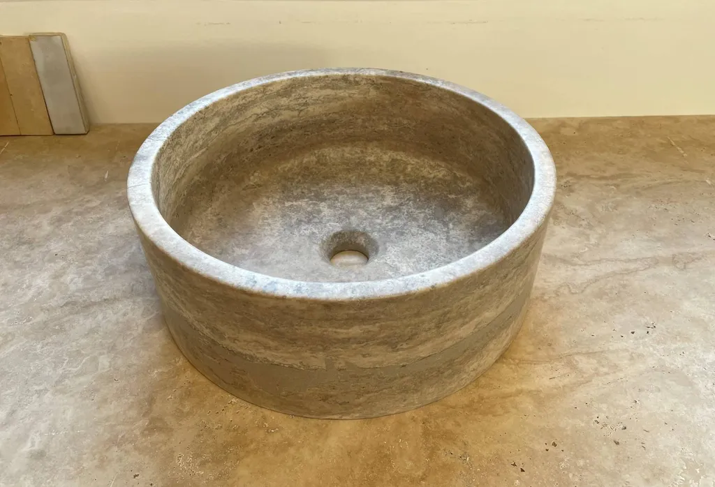 VASQUE EN TRAVERTIN SILVER RONDE  AU FORMAT 40.6 CM DIAMETRE