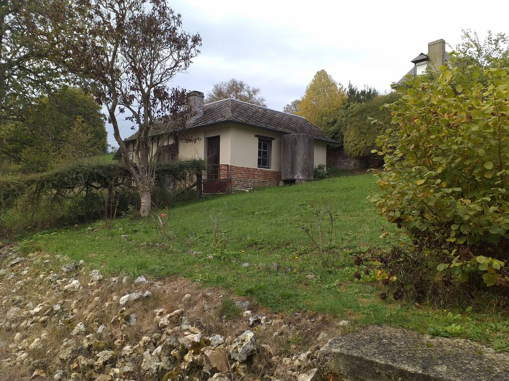 Ensemble de deux maisons en briques et silex, région Lisieux, Calvados 14.