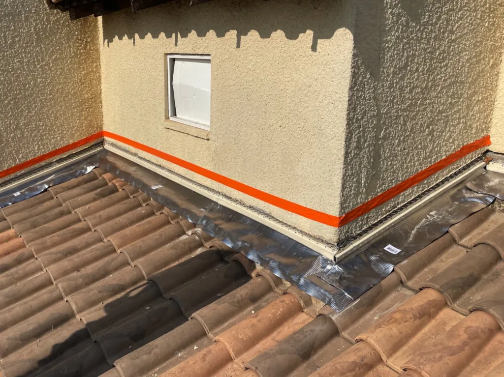 Réfection de Solin en plomb d’une toiture de maison sur Martigues 13500