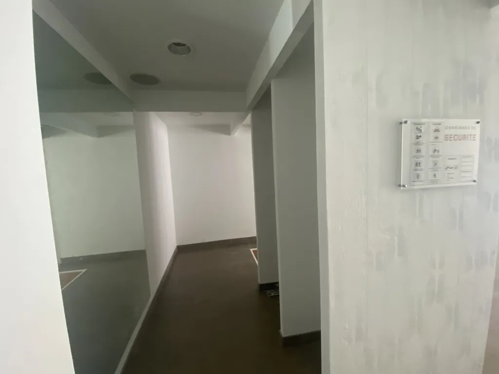 Vente - Boutique 220 m², Nation, Cours de Vincennes 75020 PARIS