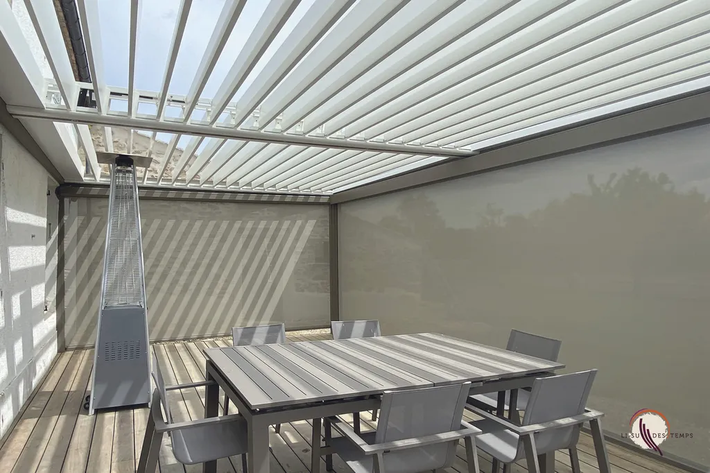 Pergola bioclimatique aluminium avec lames orientables à Ajaccio