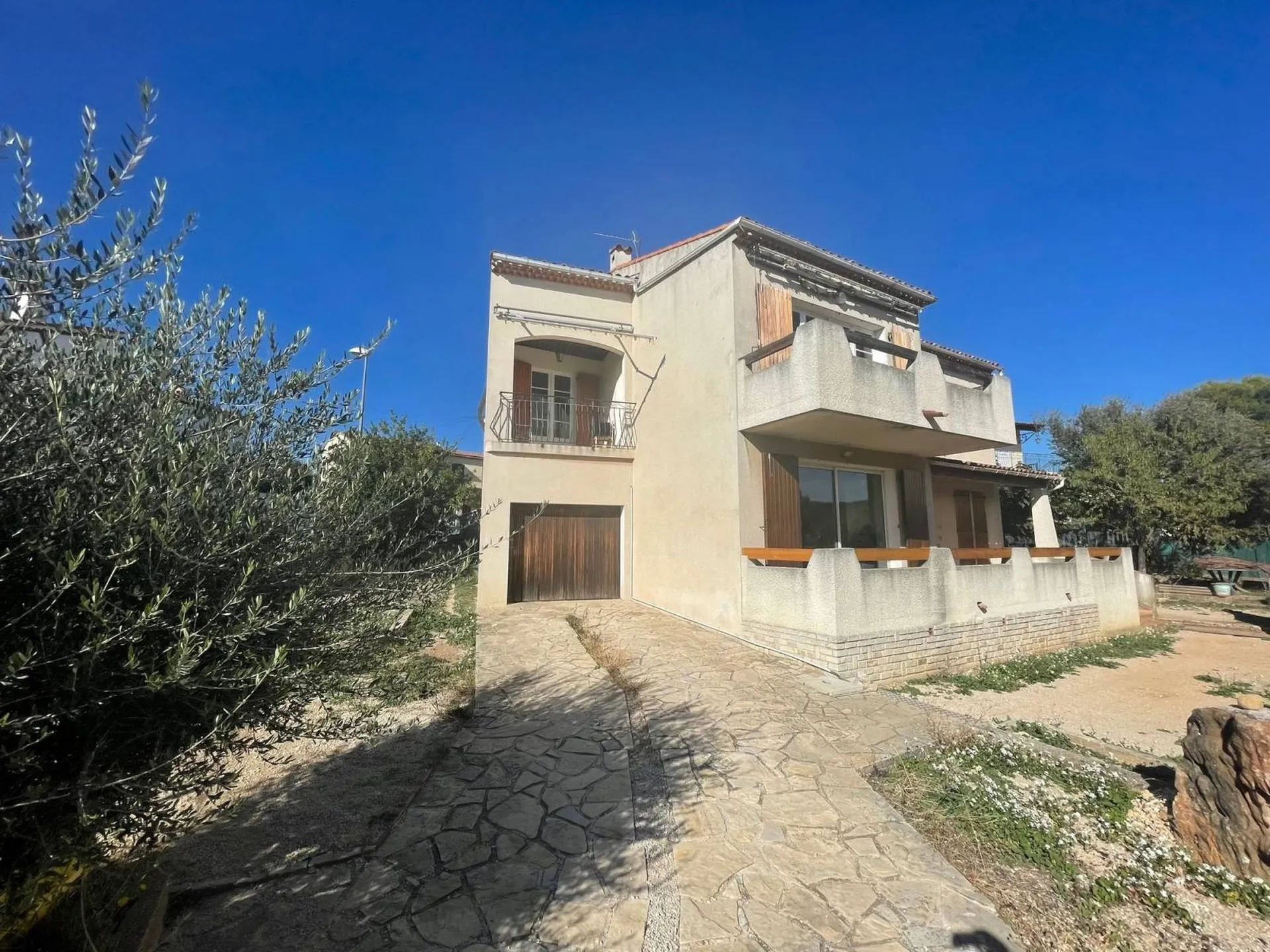 maison à vendre avec 2 logements Roquefort la Béduole