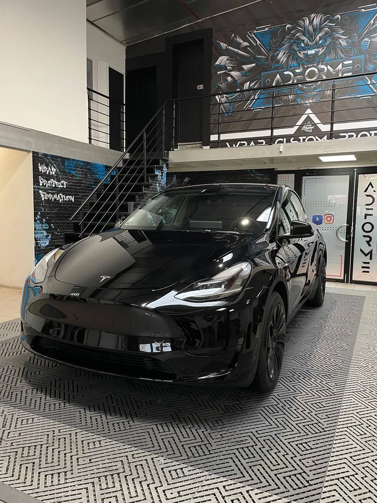 Tesla Model Y noir 