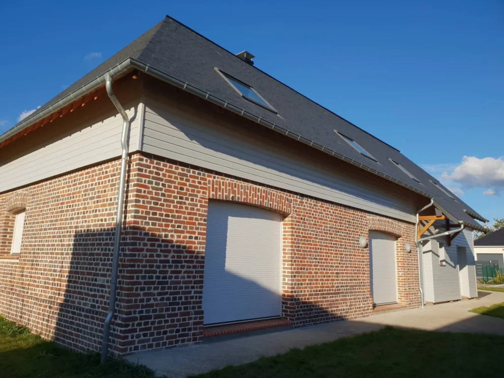 Quel constructeur choisir pour faire une maison mixte en ossature bois et brique à Bourg Achard proche Pont Audemer dans l'Eure 27