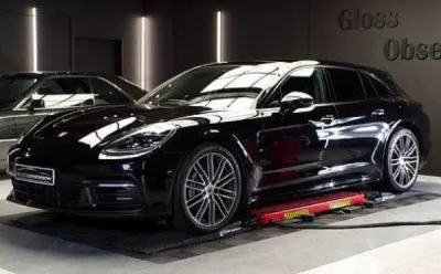 Réalisation d'une protection céramique sur une voiture de luxe : comment ça se passe chez Gloss Obsession à St Avé (56)?
