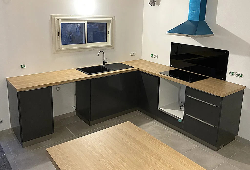 Cuisine sur mesure : conception, fabrication artisanale et pose par un menuisier agenceur pour particuliers et professionnels à Toulouse