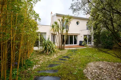 Maison à vendre Bordeaux Caudéran proche Parc Bordelais, grande maison familiale avec jardin, garage et stationnement dans un secteur très recherché