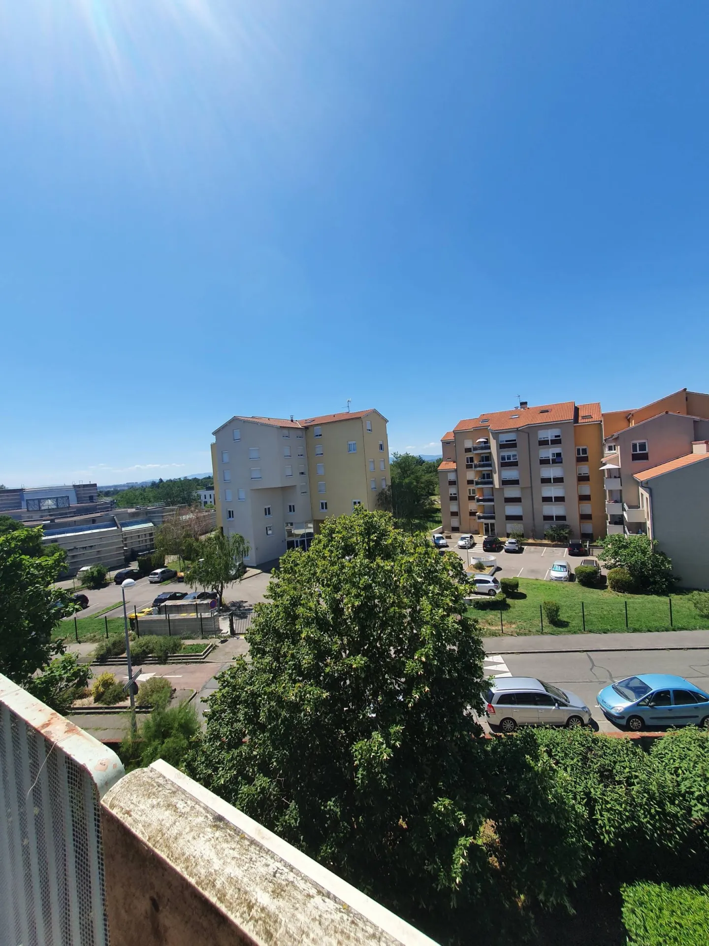 T3 BIS BRON Dans le secteur de REBUFER