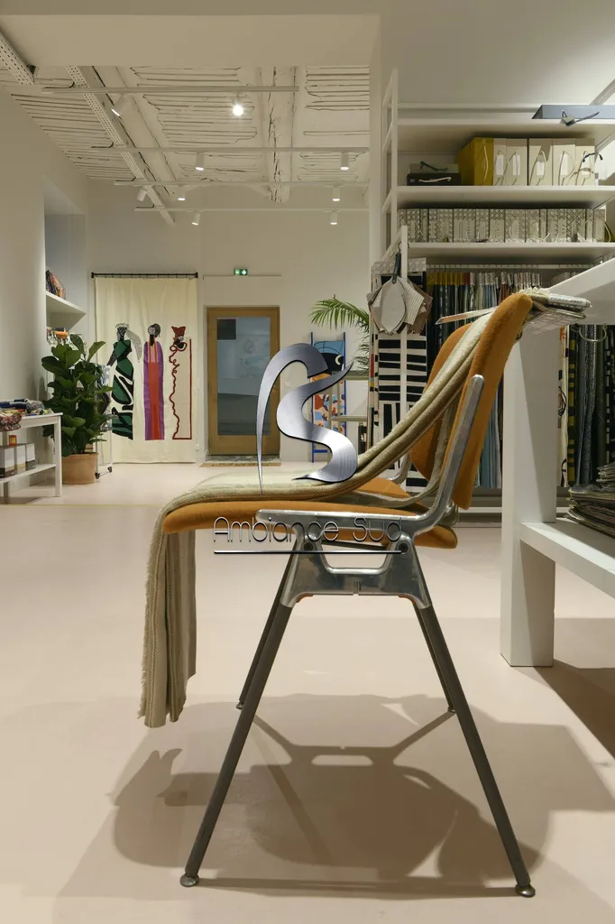 AMBIANCE SUD SOL EN BETON CIRE COULE A MARSEILLE