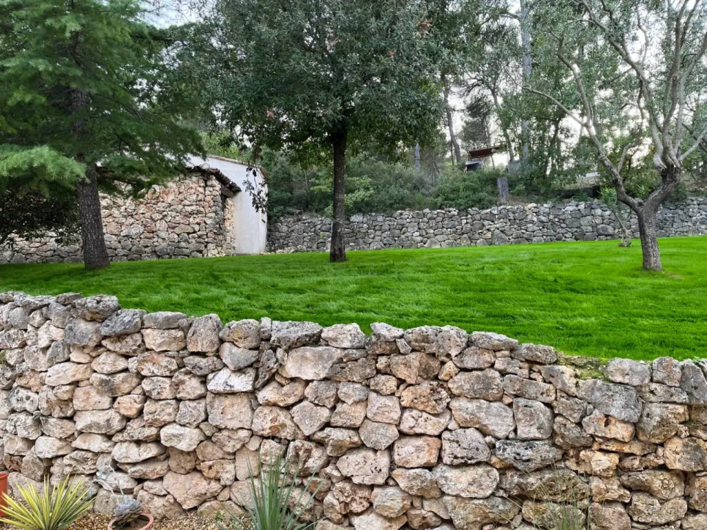 Paysagiste enrochement Aix en Provence