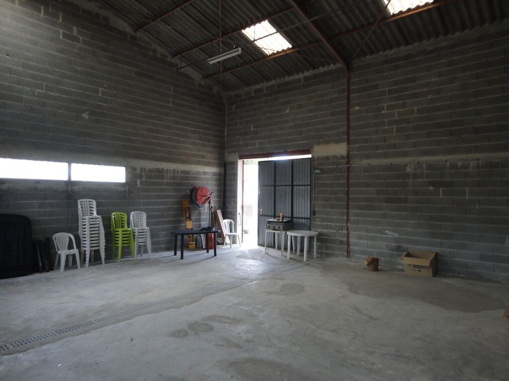 Vente entrepôt carnoux