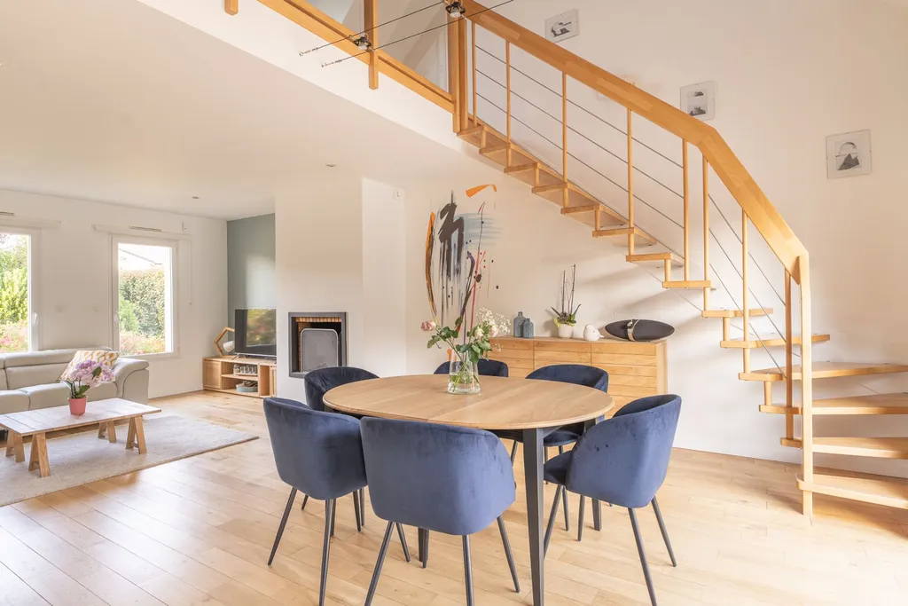 maison d'architecte à vendre avec 5 chambres et grand terrain proche du mans en sarthe
