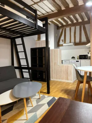 Situé au 101 rue Malpalu à Rouen