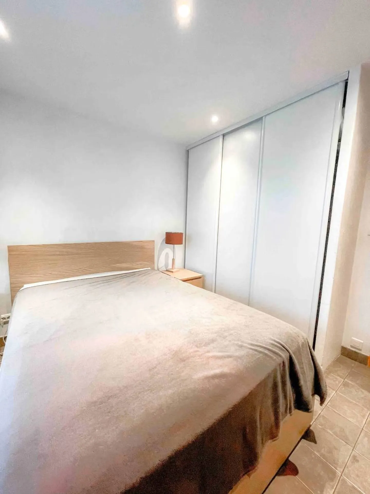 Vente appartement T4 Cassis  avec vaste terrasse dans résidence sécurisée derrière le port