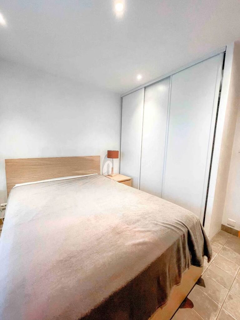 Vente appartement T4 Cassis  avec vaste terrasse dans résidence sécurisée derrière le port