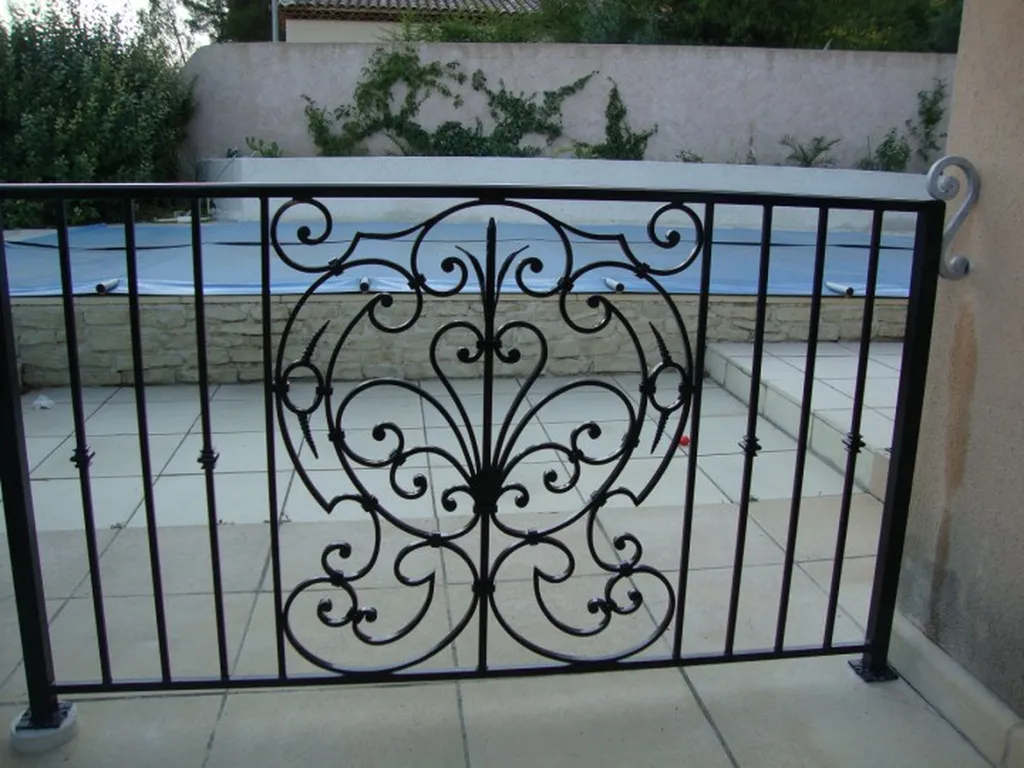 BARRIERE DE PISCINE  POUR  MISE  EN  SECURITE 