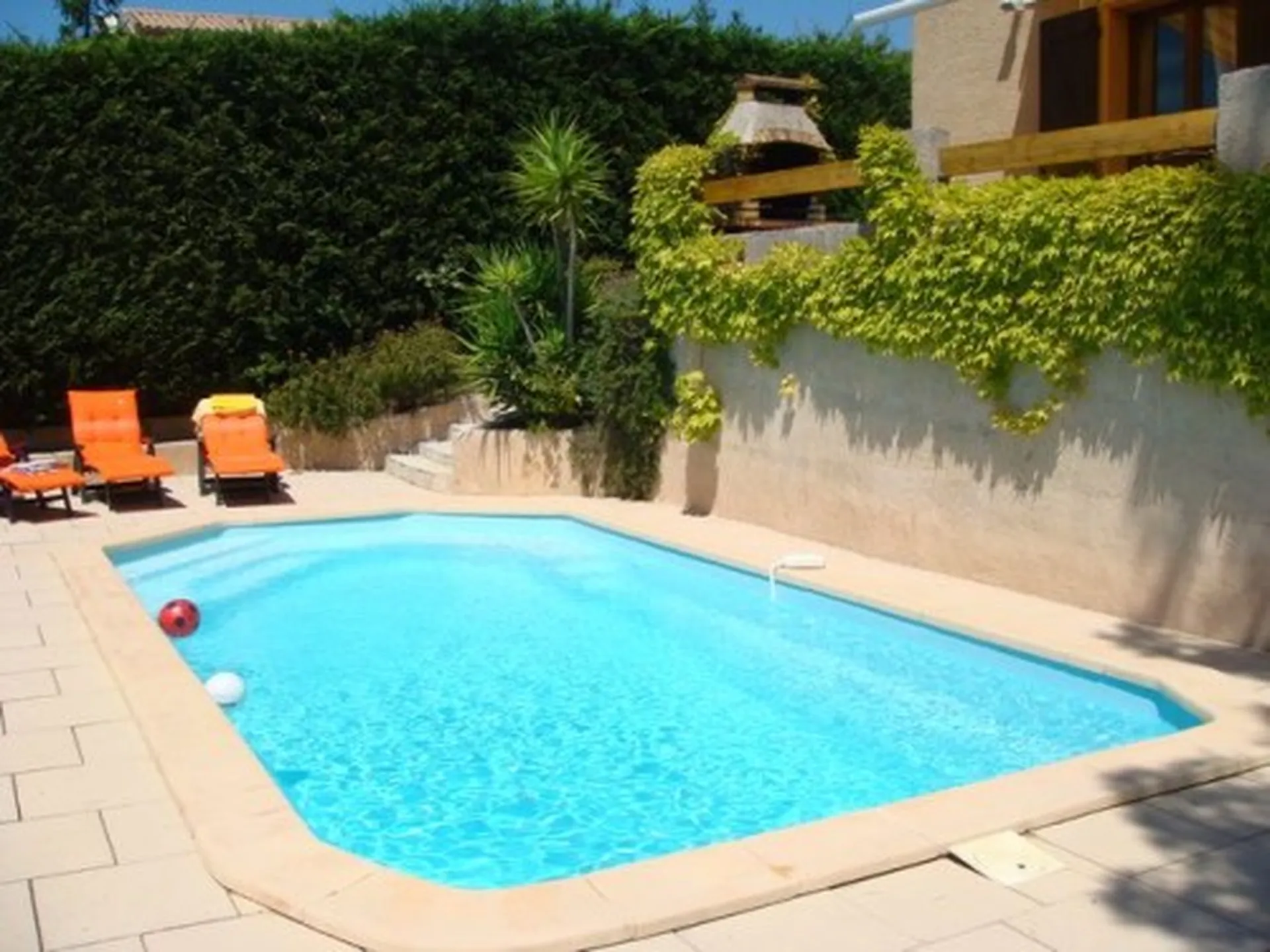 Vous recherchez un logement  5/6 sur  Roquefort La Bédoule contactez notre agence immobilière ....
