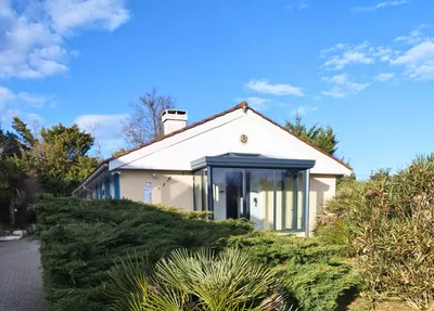 Fabrication et pose d'un sas d'entrée extérieur type véranda par 3 Baies pour une maison à Valence dans le 26