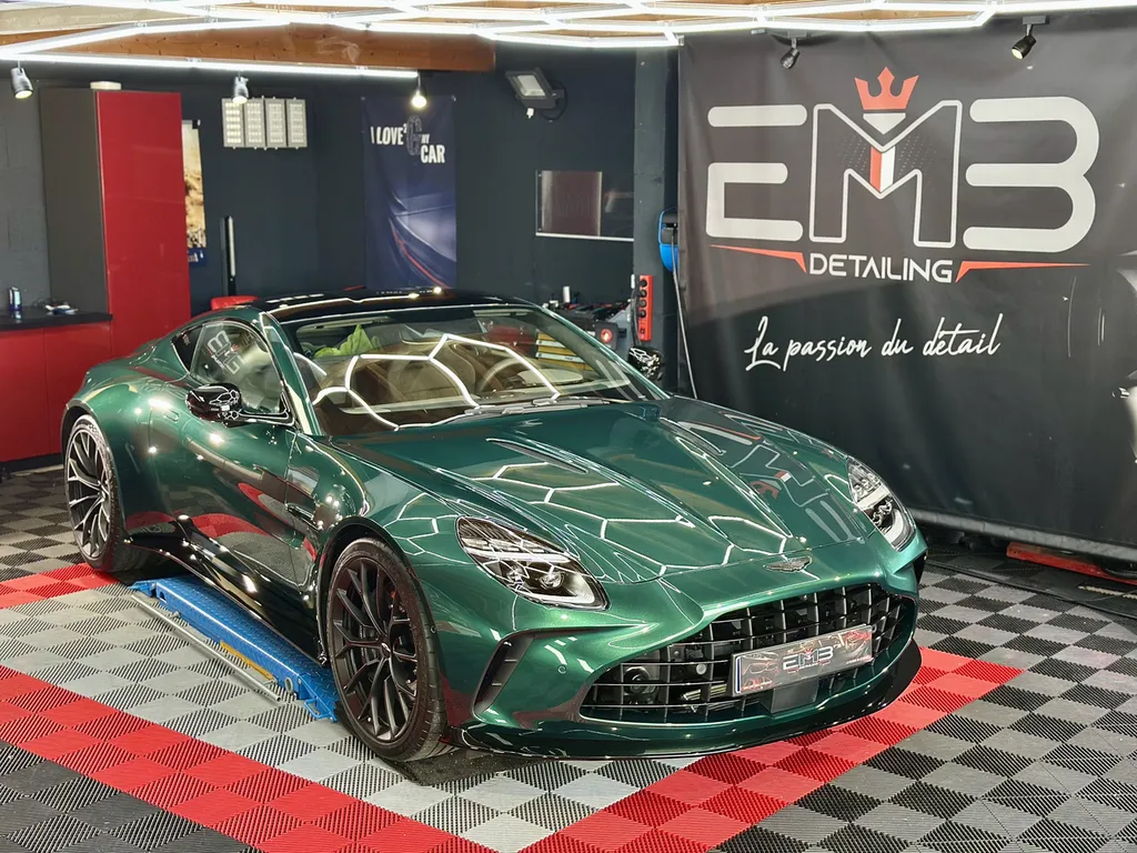 protection carrosserie PPF traitement céramique sur Aston martin Vantage Lyon 