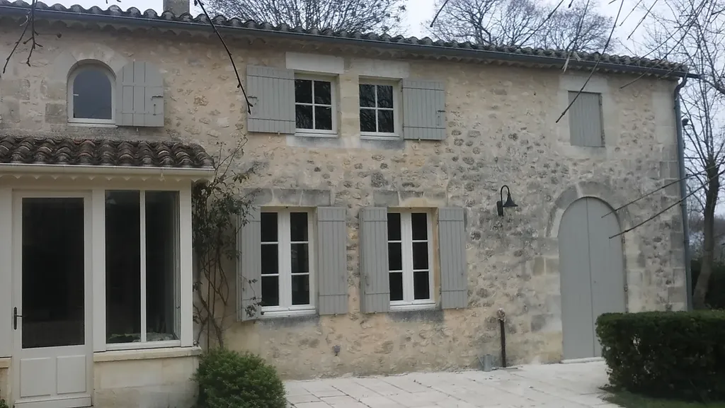 VBM PRO, entreprise artisanale de maçonnerie et taille de pierre à Bègles pour rénovation et construction sur mesure en Gironde
