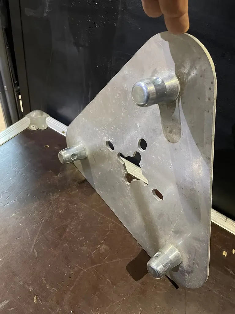 PLAQUE TOTEM POUR TRIO 290