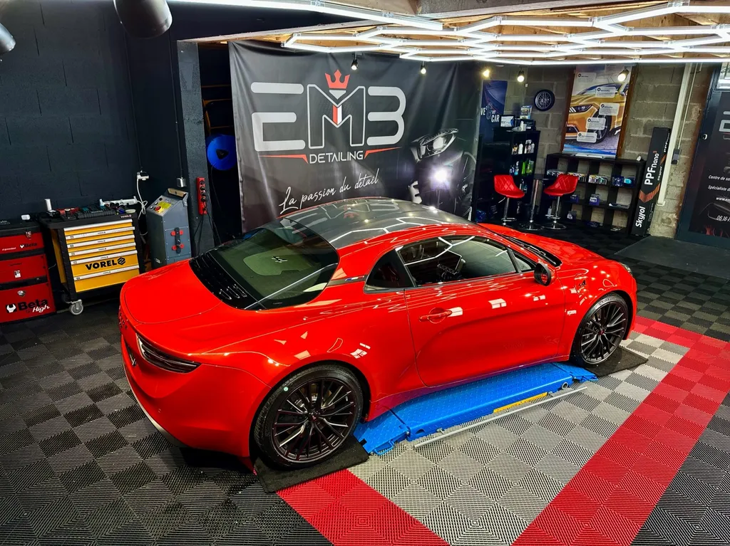Spécialiste Protection carrosserie film PPF et traitement céramique Lyon Alpine A110 