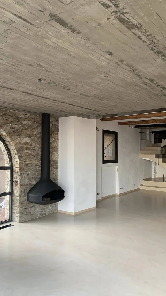 Sol en Béton Ciré Terre du Monde et mur en Enduit Minéral 000