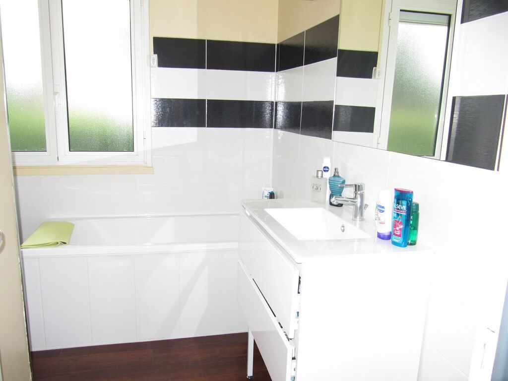 Maison traditionnelle T7 LISIEUX, proche centre-ville, Calvados 14