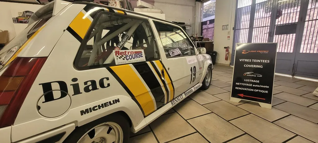 Devis kit déco sur mesure voiture de compétition à Grasse 06