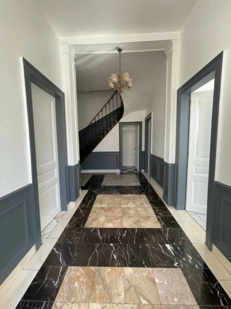 A acheter, maison de maître 6 chambres sur 450m² de terrain en centre ville sur la commune d'ELBEUF 76500