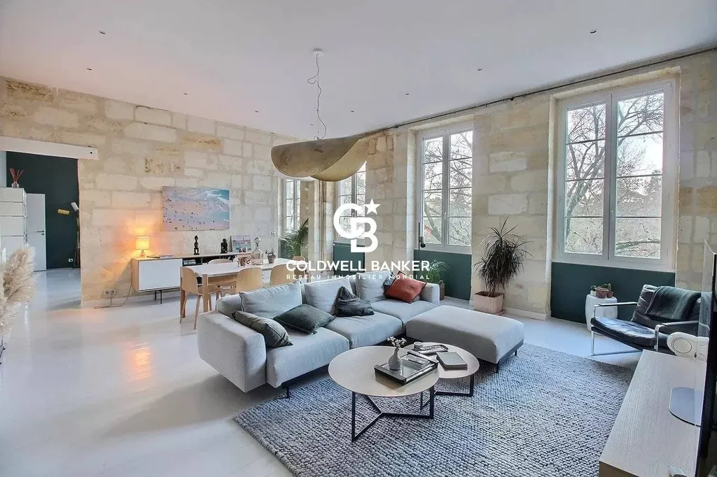Appartement à vendre Bordeaux centre – vue sur Jardin Public, prestations anciennes et 2 chambres