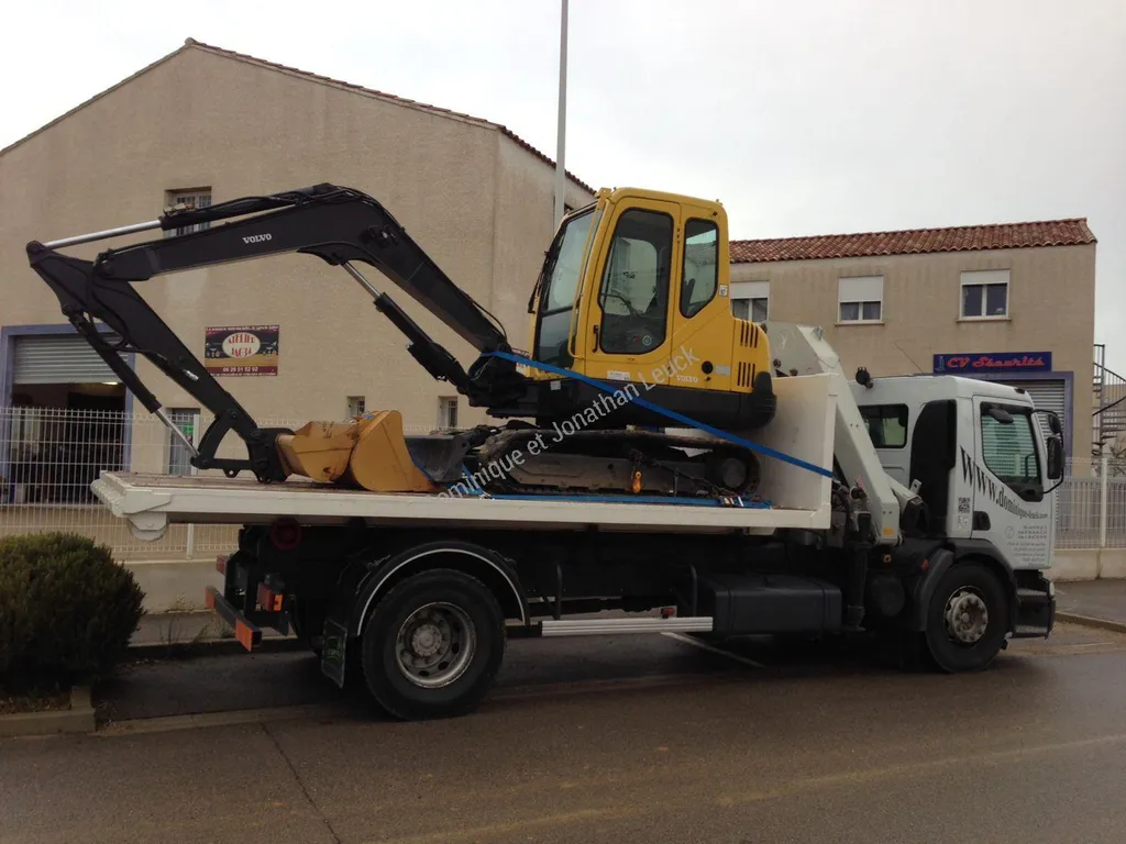 Acquisition d'une mini pelle VOLVO