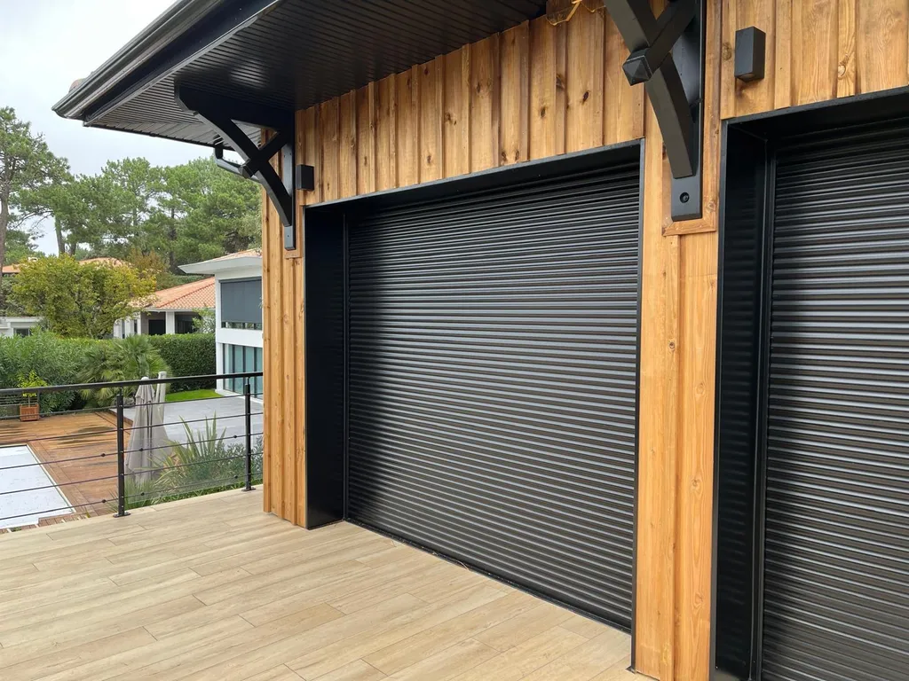 Pose bardage en pin avec couvre-joint sur mesure à Pyla-sur-Mer, La Teste-de-Buch