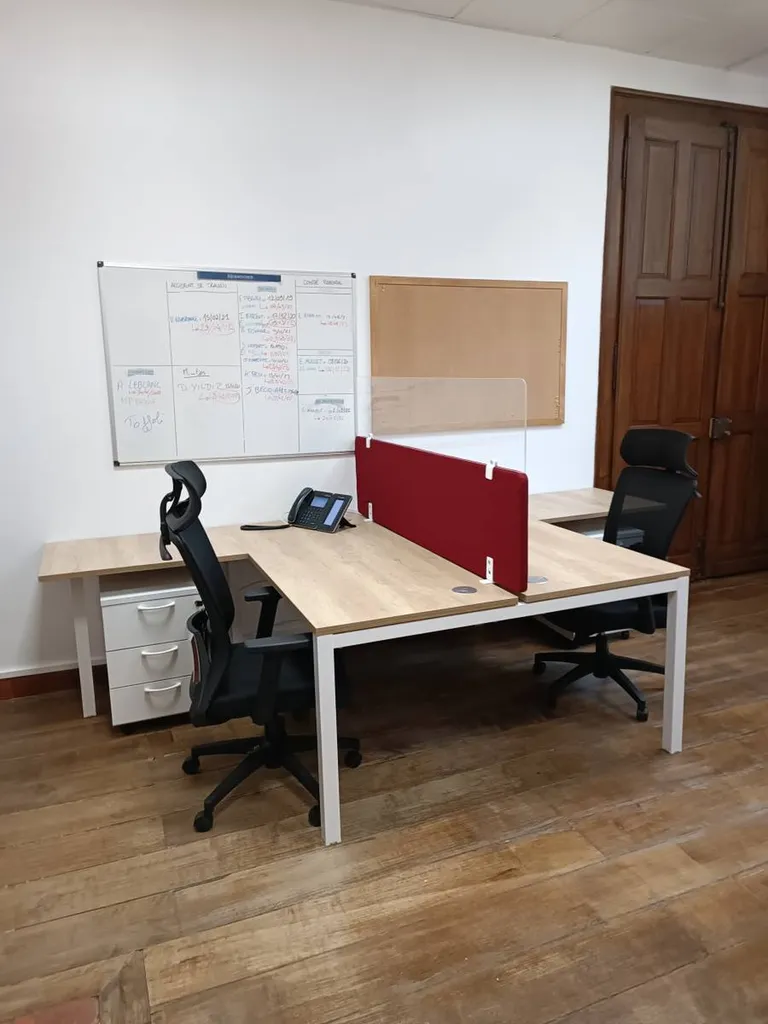 Bureau bench pour 2 personnes à Lille