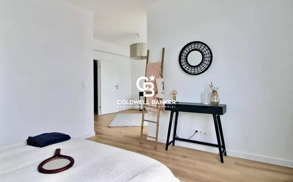 Appartement à vendre Bordeaux Saint-Seurin - trois chambres, deux terrasses et parking dans un parc verdoyant
