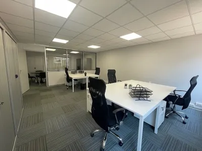 Location Bureau 5 postes tout équipé privatif• 50m² • Toulouse proche Aéroport